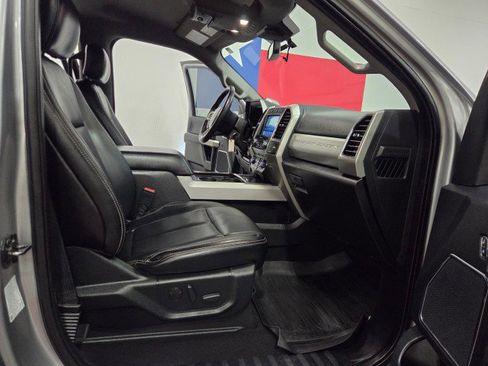 Used 2020 Ford F350 Lariat w/ Lariat Value Package AWD/4WD image 8