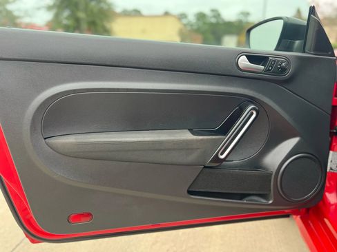 Used 2015 Volkswagen Beetle 1.8T Classic image 11