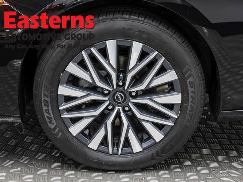 Used 2024 Nissan Altima 2.5 SV image 30