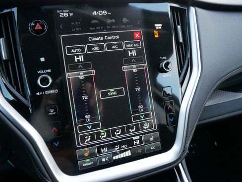 Used 2025 Subaru Outback Premium image 23