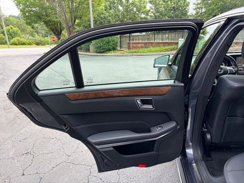 Used 2014 Mercedes-Benz E 350 Sedan image 31