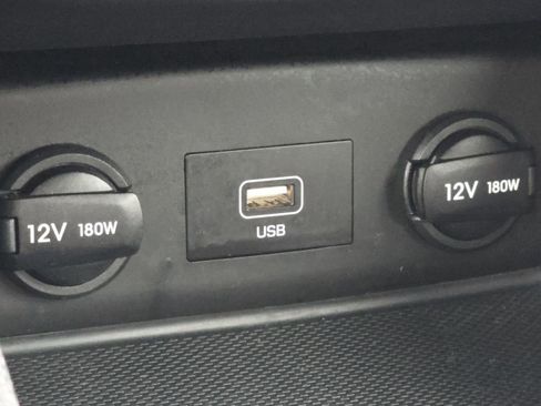 Used 2022 Hyundai Ioniq SE image 8