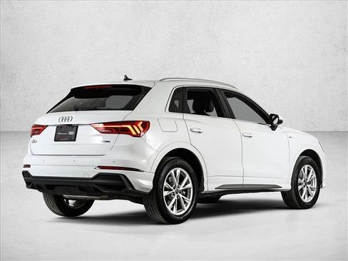 Certified 2025 Audi Q3 2.0T Premium w/ Convenience Package image 5