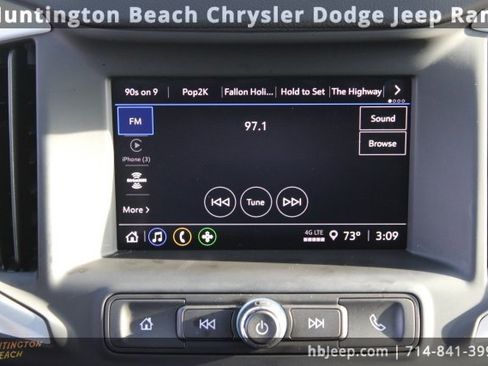 Used 2024 GMC Terrain SLE image 19