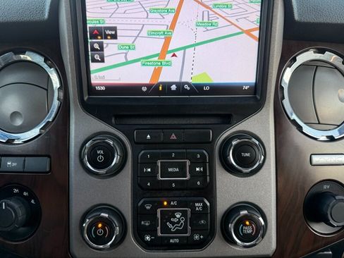 Used 2015 Ford F350 Lariat w/ Lariat Ultimate Package AWD/4WD image 41