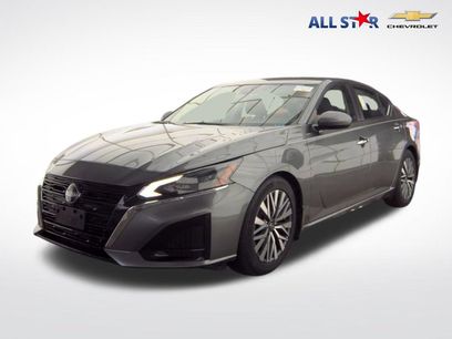 Used 2023 Nissan Altima 2.5 SV