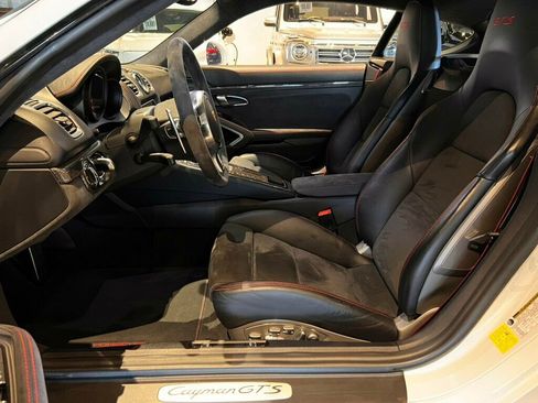 Used 2015 Porsche Cayman image 14