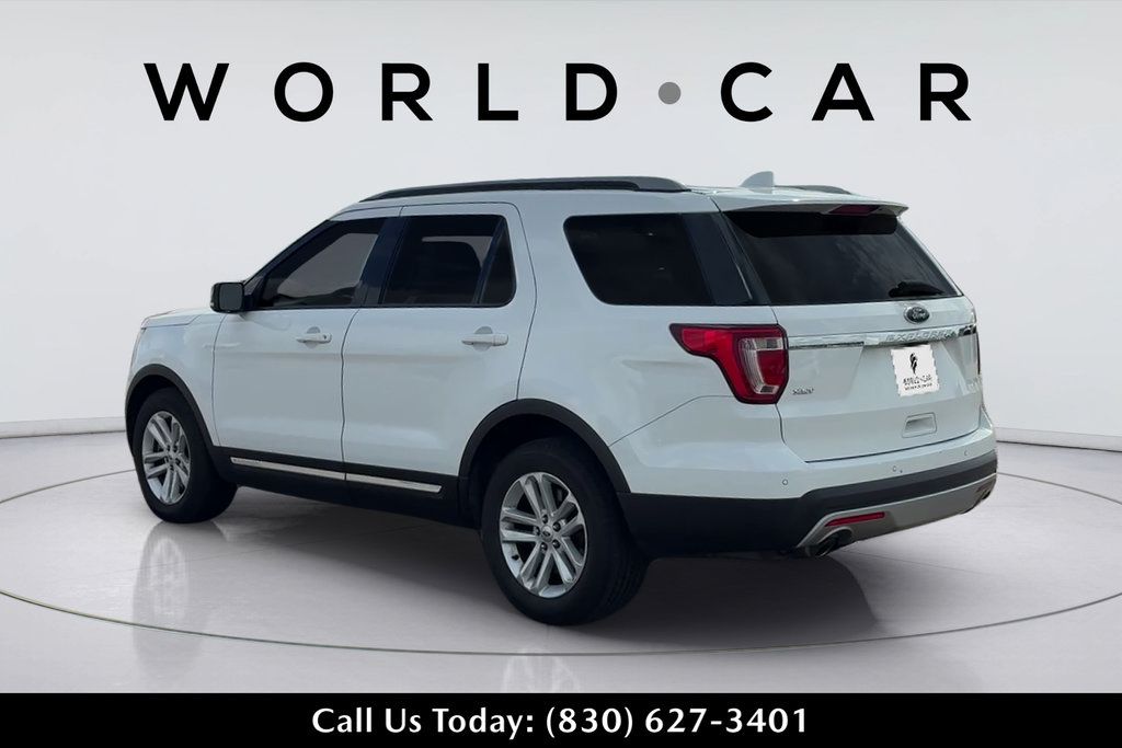 Used 2017 Ford Explorer XLT w/ Equipment Group 202A FWD image 8