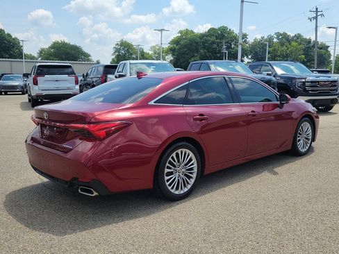 Used 2021 Toyota Avalon Limited FWD image 5