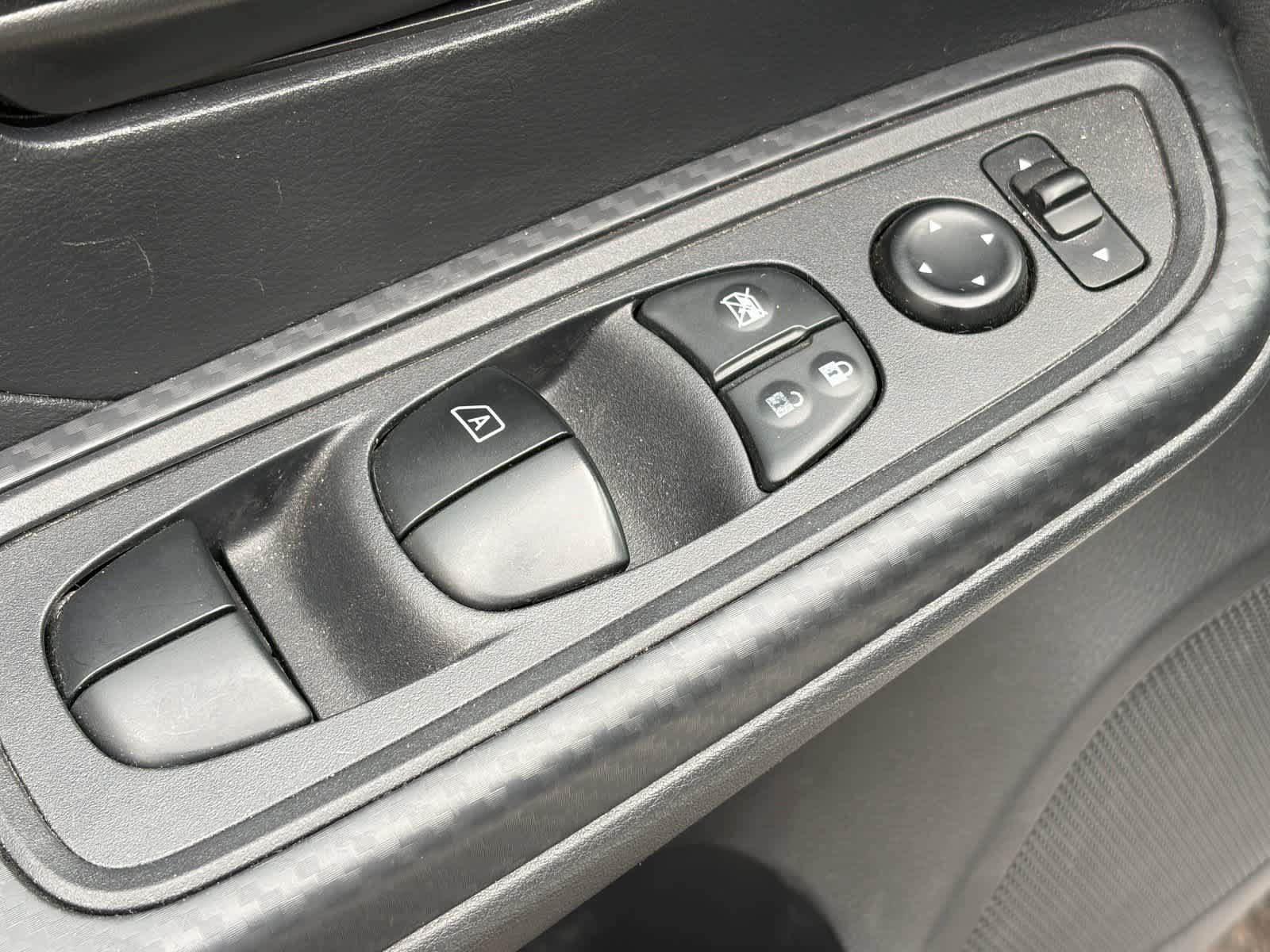 Used 2020 Nissan Versa S FWD image 7