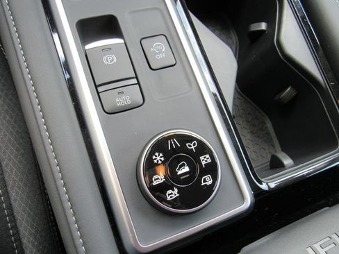 New 2026 Nissan Pathfinder SV AWD/4WD image 26