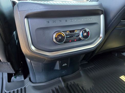 New 2026 Ford Expedition Platinum AWD/4WD image 8