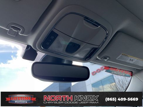 Used 2022 Jeep Cherokee Latitude Lux w/ Sun & Sound Group image 12