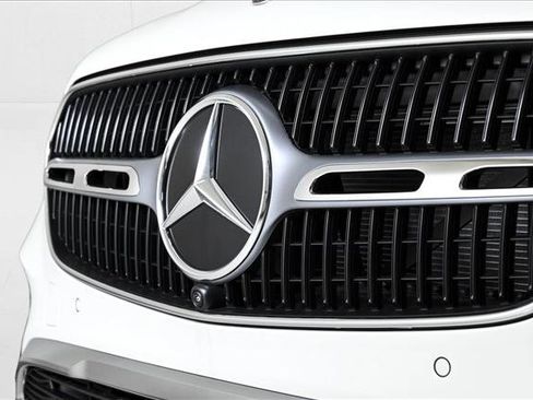 New 2025 Mercedes-Benz GLC 350e 4MATIC image 3