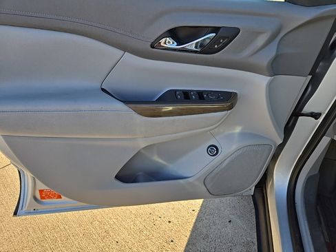 Used 2019 GMC Acadia SLE w/ LPO, Floor Liner Package image 12