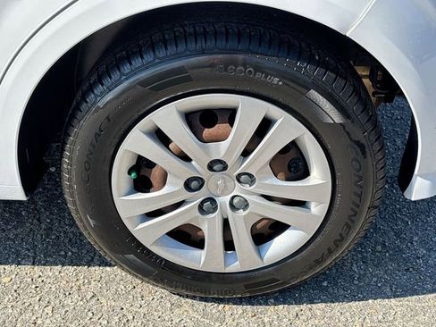 Used 2020 Chevrolet Sonic LT image 14