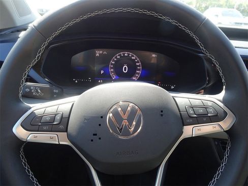 Certified 2024 Volkswagen Taos SE image 20