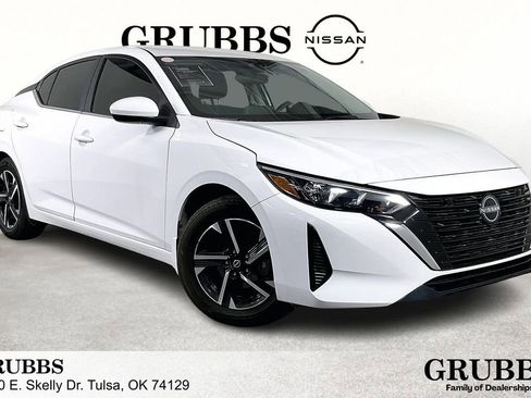 Used 2025 Nissan Sentra SV image 1