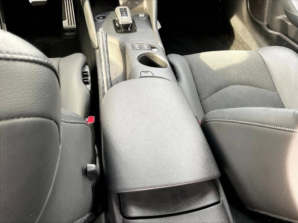Used 2024 Nissan Z Performance w/ Floor Mat Package RWD image 13