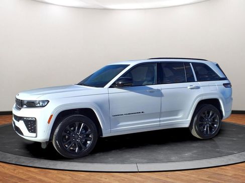 New 2026 Jeep Grand Cherokee Limited AWD/4WD image 11