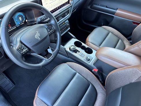 Used 2025 Ford Bronco Sport Outer Banks w/ Outer Banks Tech Package+ AWD/4WD image 9
