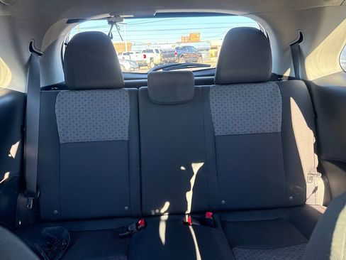 Used 2016 Toyota Yaris LE image 39