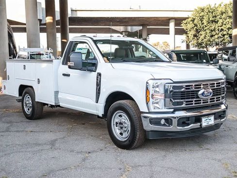 New 2026 Ford F350 XL w/ XL Chrome Package image 3