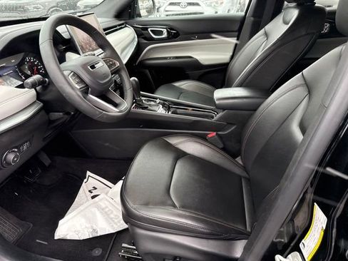Used 2024 Jeep Compass Limited image 10