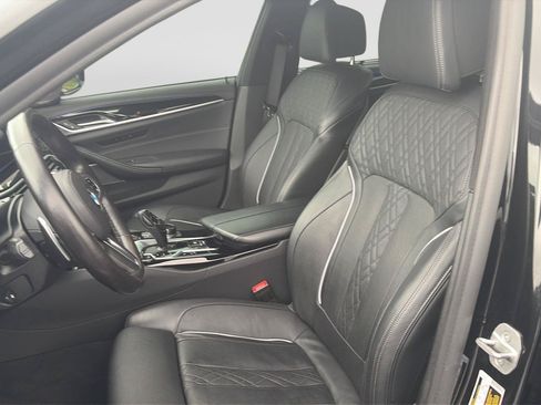 Used 2021 BMW M550i xDrive w/ Executive Package AWD/4WD image 11