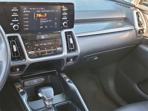 Used 2021 Kia Sorento S image 25