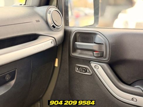 Used 2015 Jeep Wrangler Unlimited Rubicon w/ Dual Top Group AWD/4WD image 14