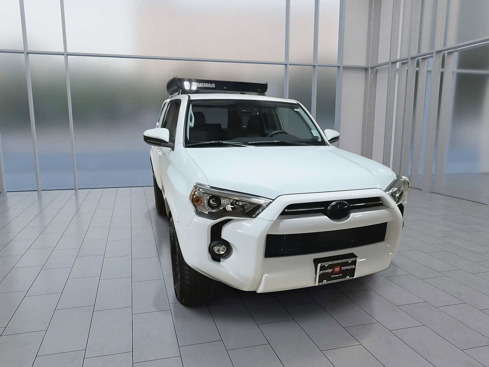 Certified 2024 Toyota 4Runner SR5 AWD/4WD image 3