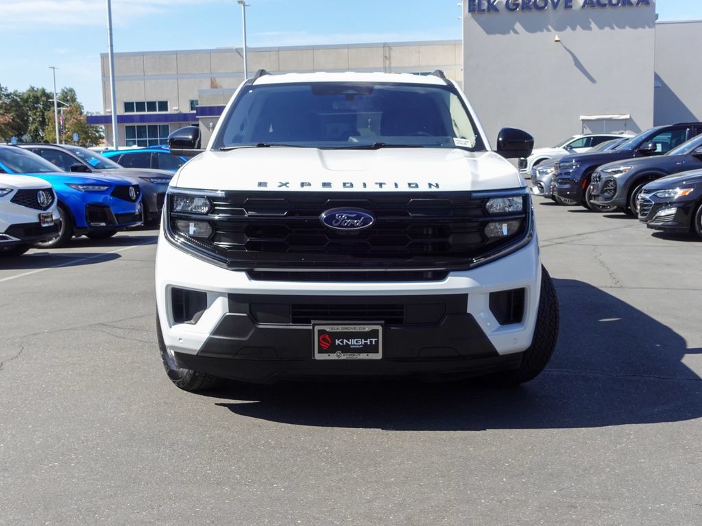 Used 2025 Ford Expedition Max Active AWD/4WD image 2