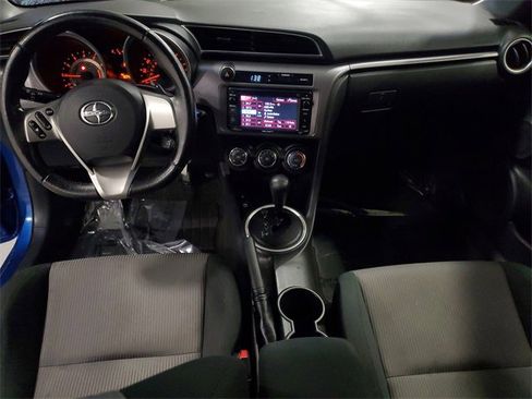 Used 2015 Scion tC image 9