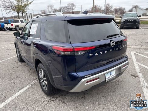 Used 2025 Nissan Pathfinder SL FWD image 23