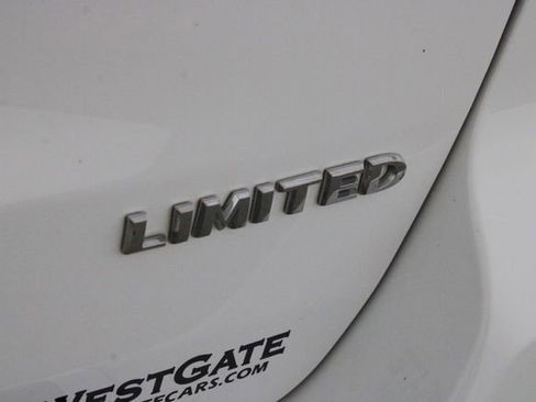 Used 2022 Jeep Grand Cherokee Limited image 46