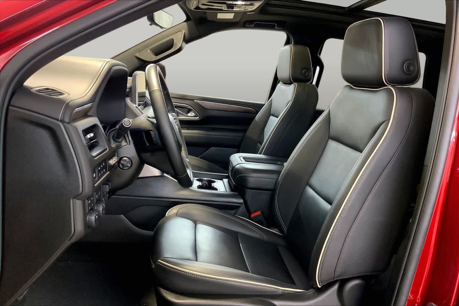 Used 2024 Chevrolet Tahoe Premier AWD/4WD image 7