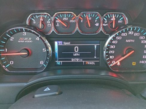 Used 2018 Chevrolet Silverado 1500 LT w/ All Star Edition image 10