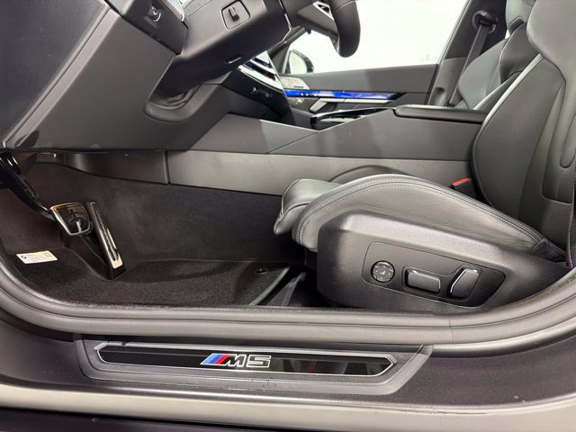 Used 2026 BMW M5 w/ Carbon Package AWD/4WD image 14