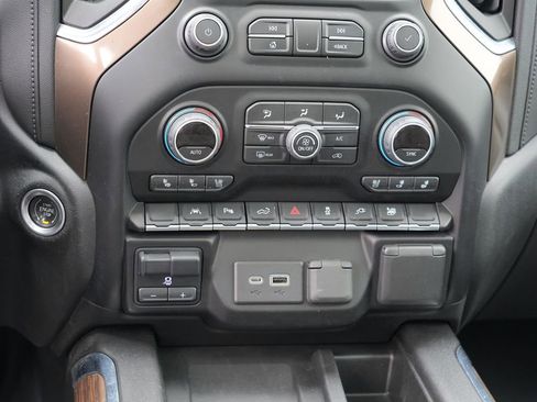 Used 2022 Chevrolet Silverado 1500 High Country image 30