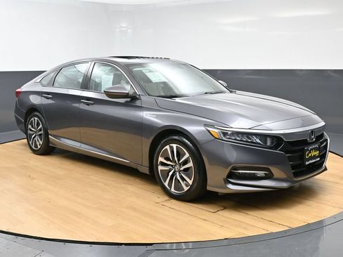 Used 2018 Honda Accord EX image 3