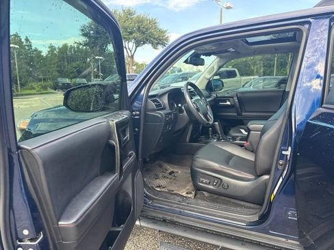 Used 2020 Toyota 4Runner Venture w/ Moonroof Package AWD/4WD image 14