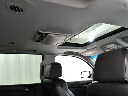 Used 2015 Chevrolet Suburban LTZ AWD/4WD image 18