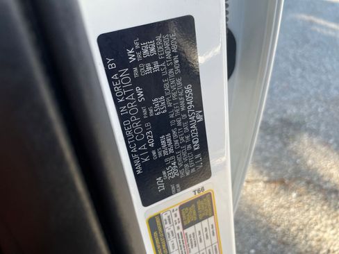 Used 2025 Kia Soul LX w/ LX Technology Package image 24