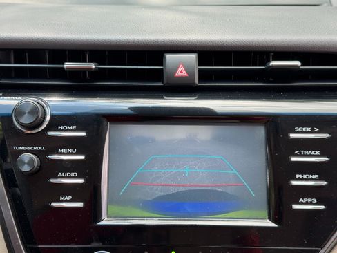 Used 2019 Toyota Camry LE FWD image 23