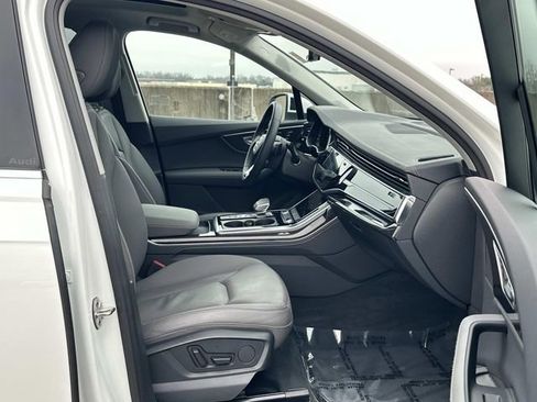 Used 2025 Audi Q7 3.0T Premium Plus AWD/4WD image 23