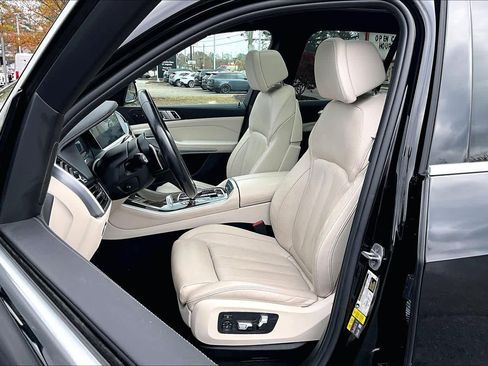 Used 2022 BMW X5 xDrive45e w/ Luxury Seating Package image 7