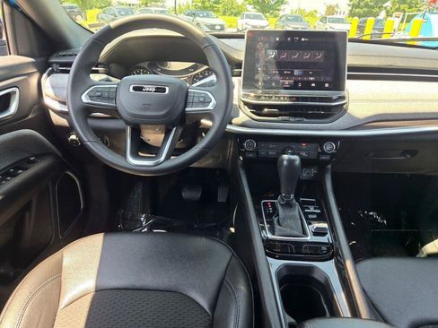 Used 2024 Jeep Compass Latitude AWD/4WD image 15