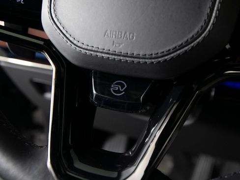Used 2024 Land Rover Range Rover Sport AWD/4WD image 18