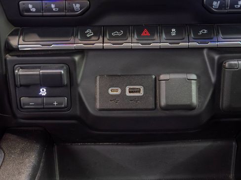 Used 2022 GMC Sierra 2500 AT4 image 33